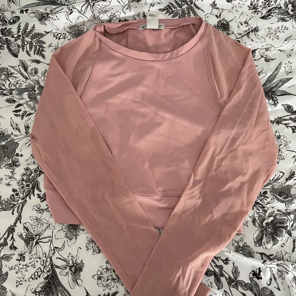 Workout Top - Mesh Sleeves